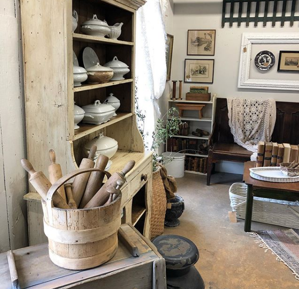 Amazing 11 Old Farmhouse to Creating