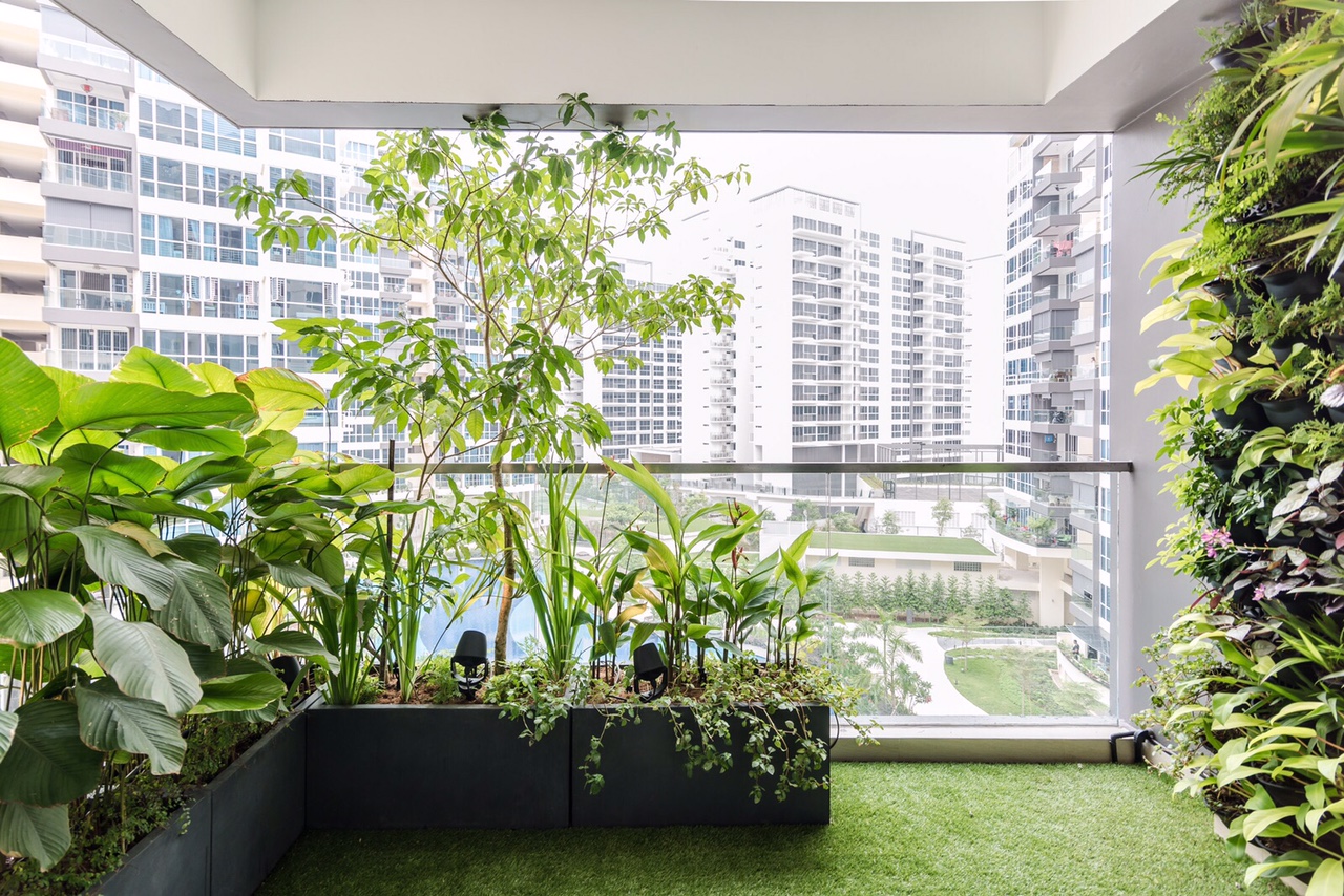 7 Tips to Make Your Tiny Apartment Balcony cozy