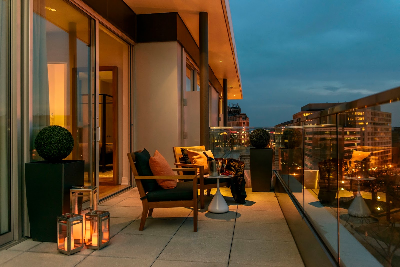 7 Tips to Make Your Tiny Apartment Balcony cozy