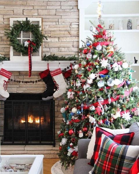 Stunning Christmas Living Room Decorations Ideas