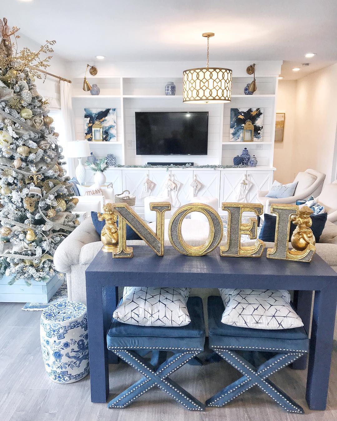 Stunning Christmas Living Room Decorations Ideas