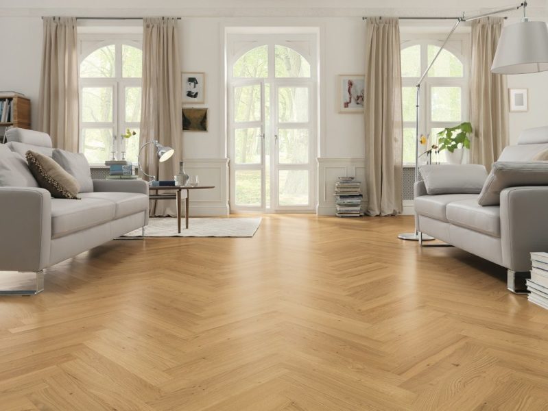 Furniture Classic furniture differs from modernity in several things, including colors, the shape of brushes, materials, and more. In modern style, for example, you will find furniture completely covered in upholstery, unlike the classic style that is characterized by the appearance of the structure of the mattress and decorate it with patterns and decorations. In terms of colors, modernism is open, and accepts all options, but bold, frank colors remain the title of modernity, while classic, golden and brown are always the heroes of the scene, and comes with a different group according to taste, adorning the design and delighting it. In the classic style, some pieces of furniture, such as the salon and the basement , are still necessary, but in Modern, you can easily choose what suits your needs and your home space.