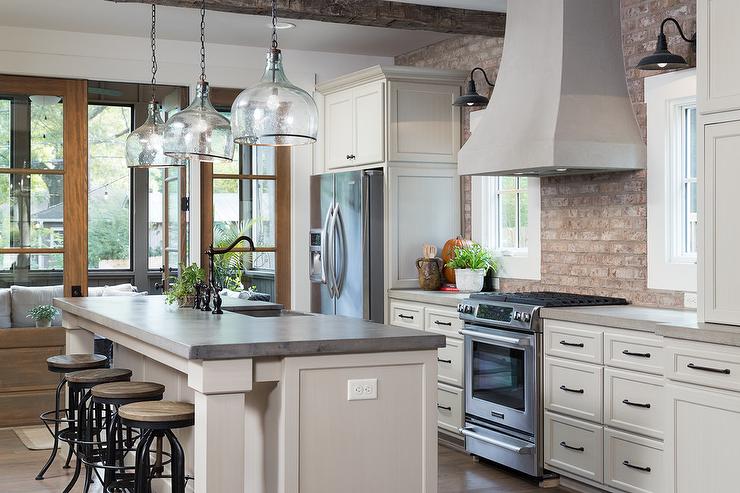 Kitchen counter between elegance and effectiveness