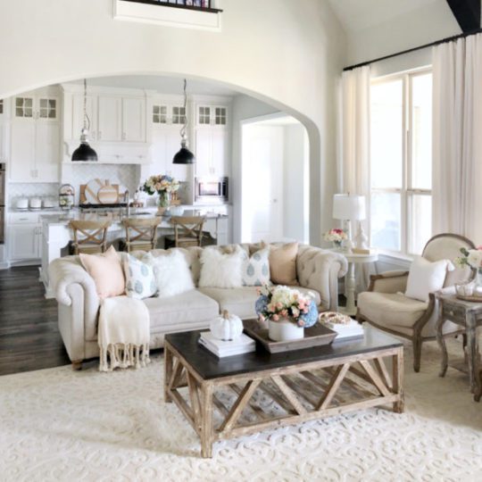 Prettiest fall decor touches Stunning tour