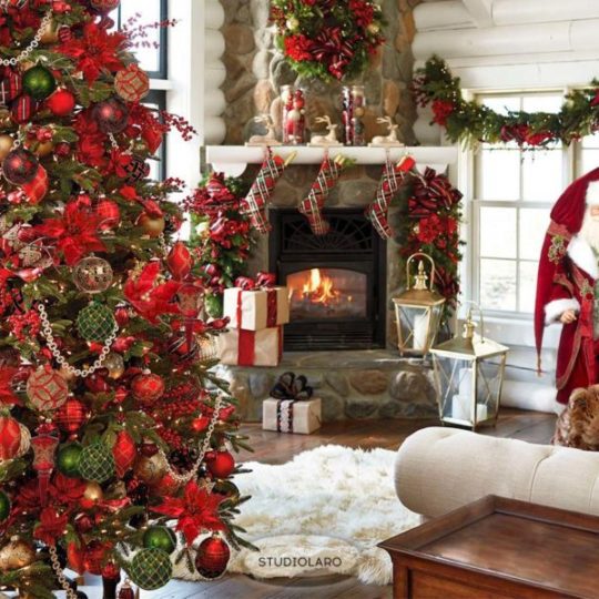 How to Decorate a Christmas tree like a Professional