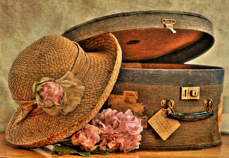 Creative10 Ways To Embellish Vintage Suitcases