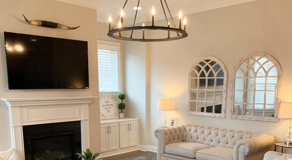 Charming Simple Calm and Relaxed Modern Farmhouse