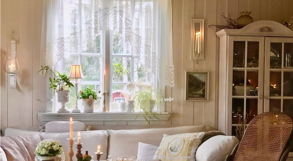 Adorable cottage home shabby style