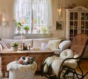 Adorable cottage home shabby style