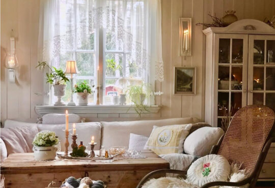 Adorable cottage home shabby style