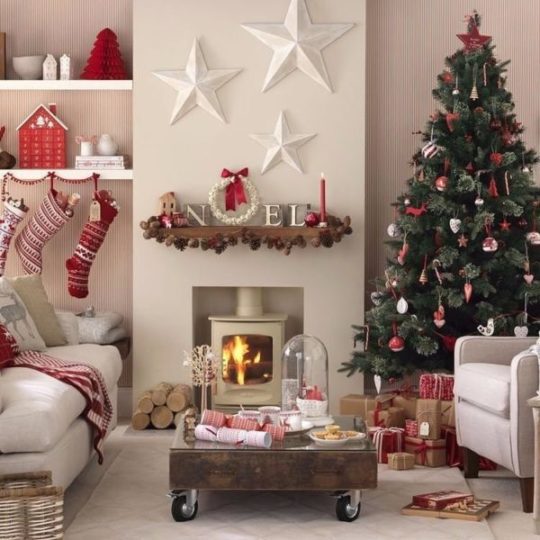 Beautiful red and white Christmas decoration ideas