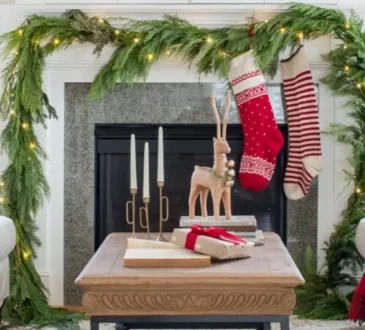 Simple Christmas tour stunning home